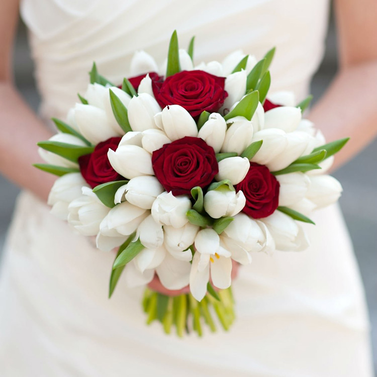 Букет Невесты Из Красных Роз Фото